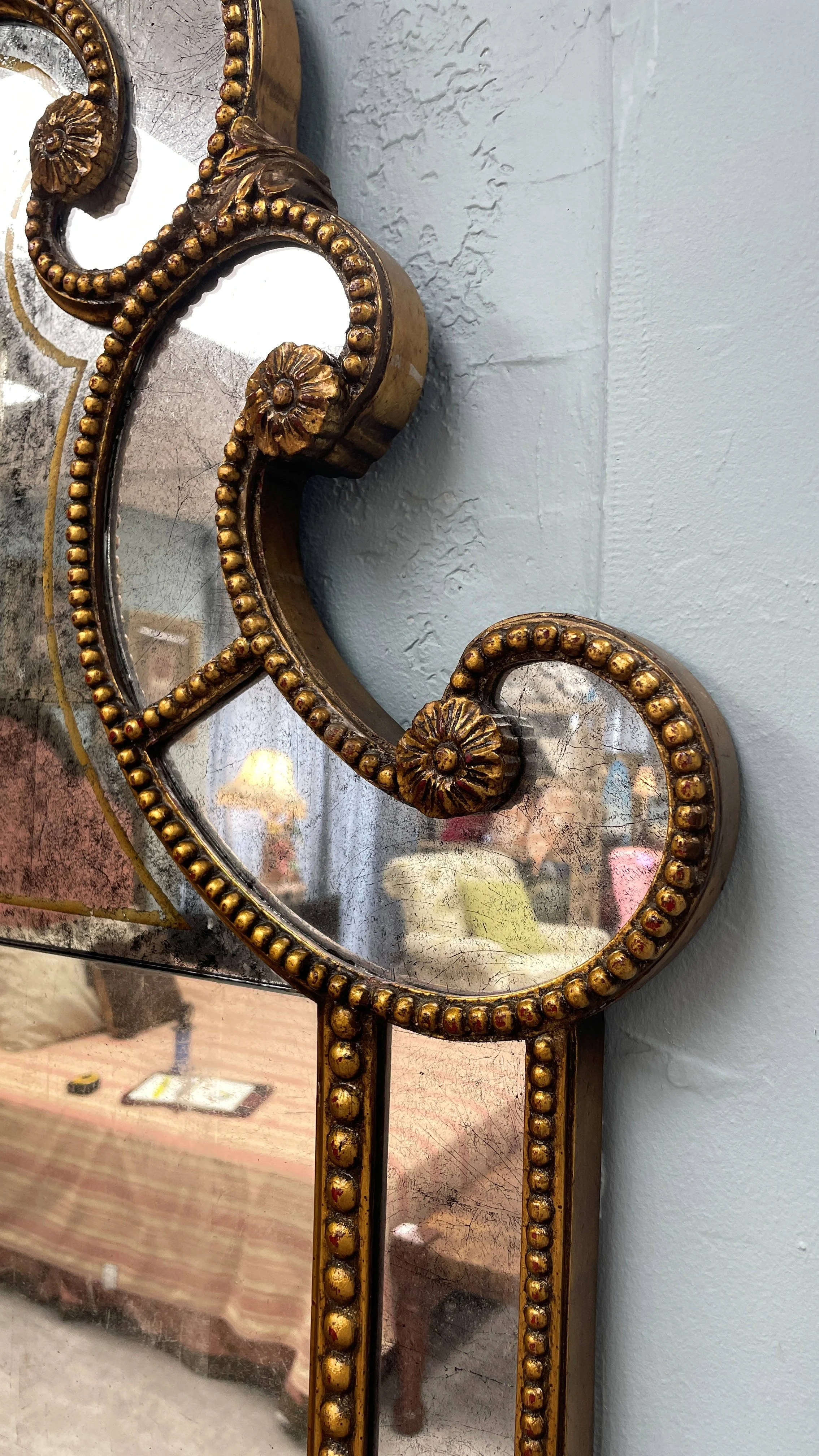 Encore Furniture Gallery-Drexel Gilt Trimmed Eglomise Antiqued Mirror